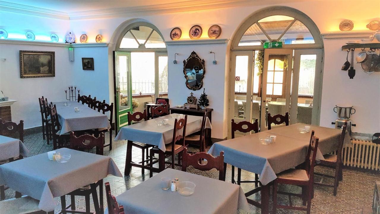 Hotel Cobut Falaën Eksteriør bilde
